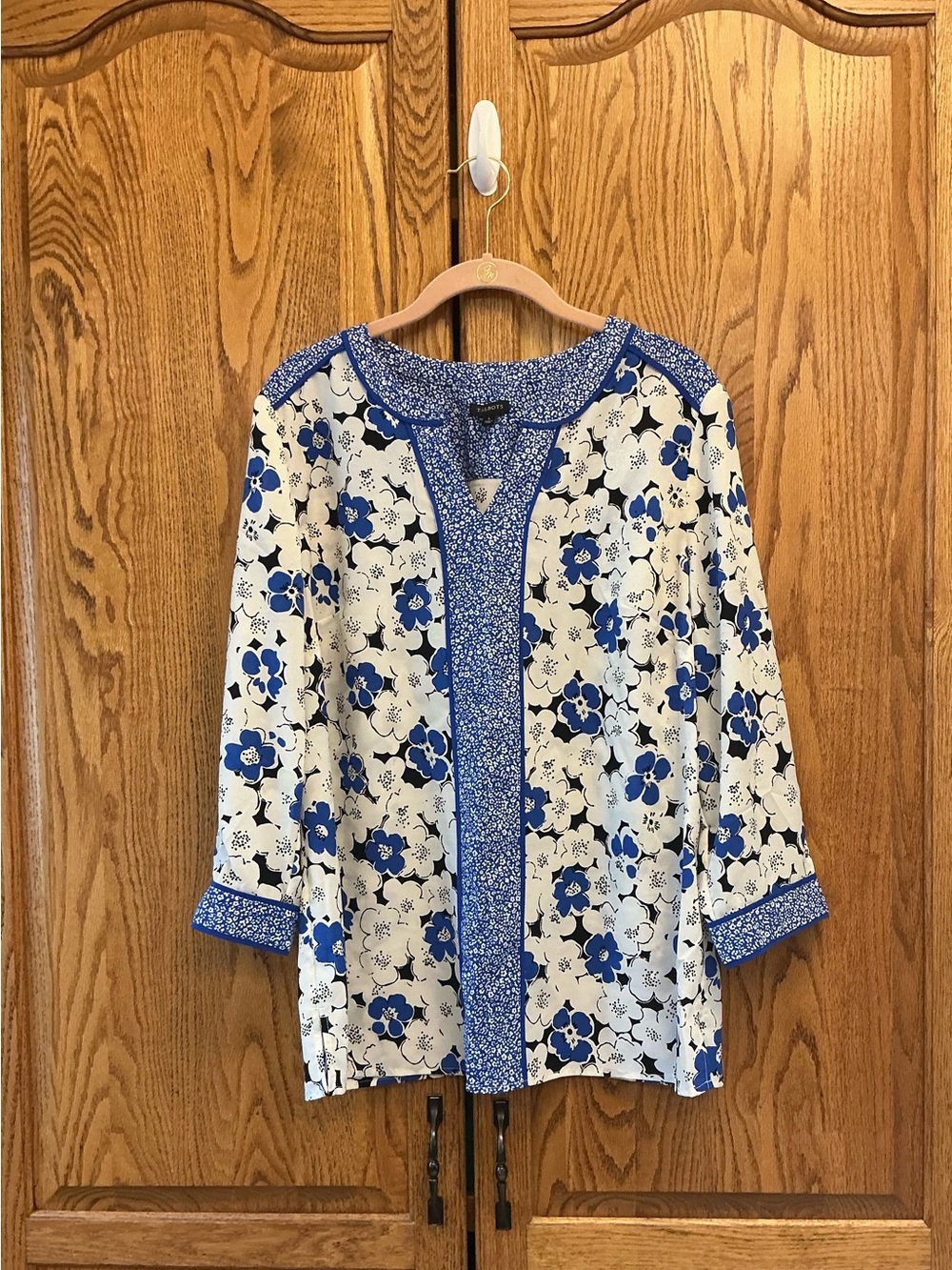 Talbots 3/4 Sleeve Split Neck Floral Blue White Tunic Blouse 100% Polyester Sz L